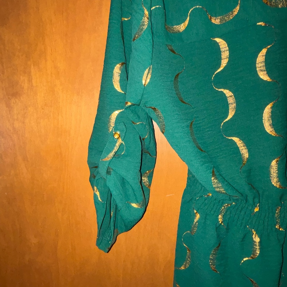 Alex & Parker Emerald Green & Gold Wavy Crescent Blouse Top Size Small NWT - Picture 11 of 15
